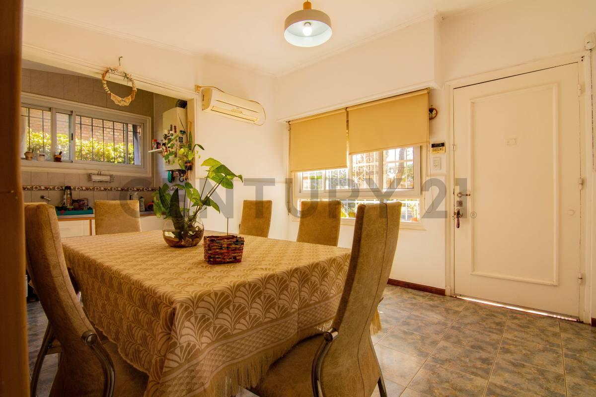 Vendo Casa 3 Dorm. con Parque y Pileta en Granadero Baigorria, Barrio Los Pinos. 2