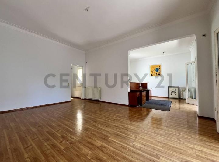 Venta casa de 3 dormitorios con terraza exclusiva en Republica de la Sexta, Rosario 3