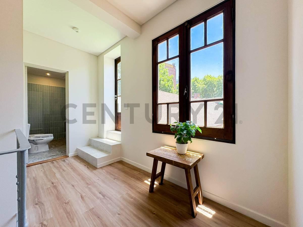 Venta Casa de 3 Dormitorios + comodín con Jardín, Pileta y Cochera | Lourdes, Rosario