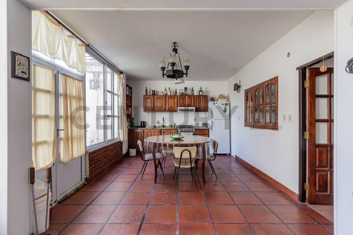 Foto de Venta Casa de 4 Dormitorios con cochera, patio y terraza | Zona Sur, imagen 2
