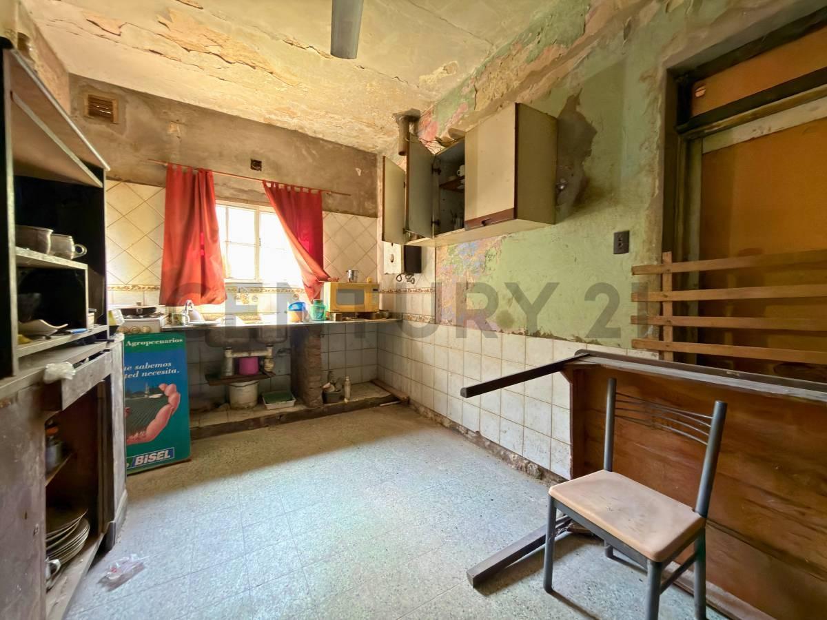 Venta Casa de 2 Dormitorios A reciclar en Ludueña, Rosario
