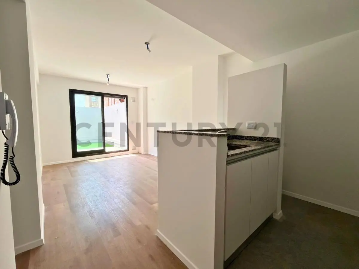 Venta Departamento de 1 Dormitorio con patio exclusivo | Centro, Rosario 5