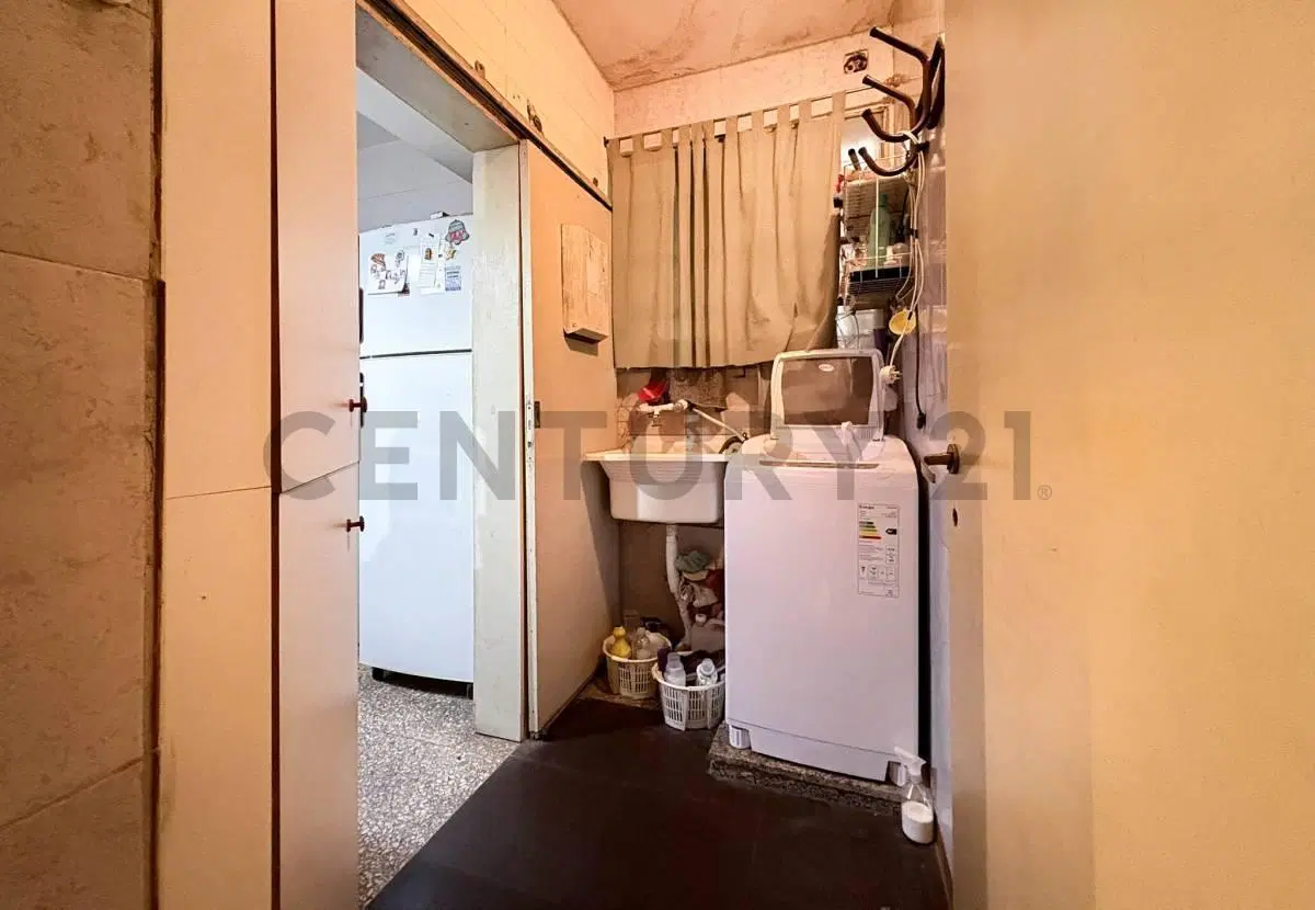 Venta Casa de 3 Dormitorios con cochera en Gral. José de San Martín, Rosario 2