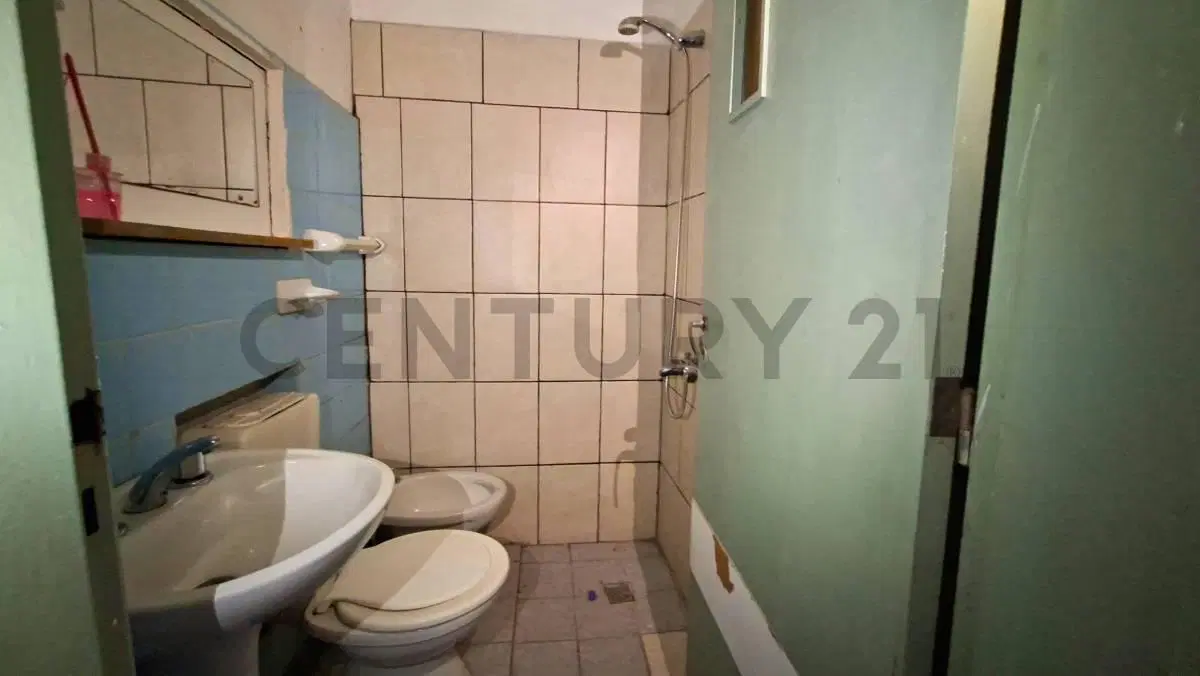 Venta 3 Casas en un mismo lote en Alberdi, Rosario 2