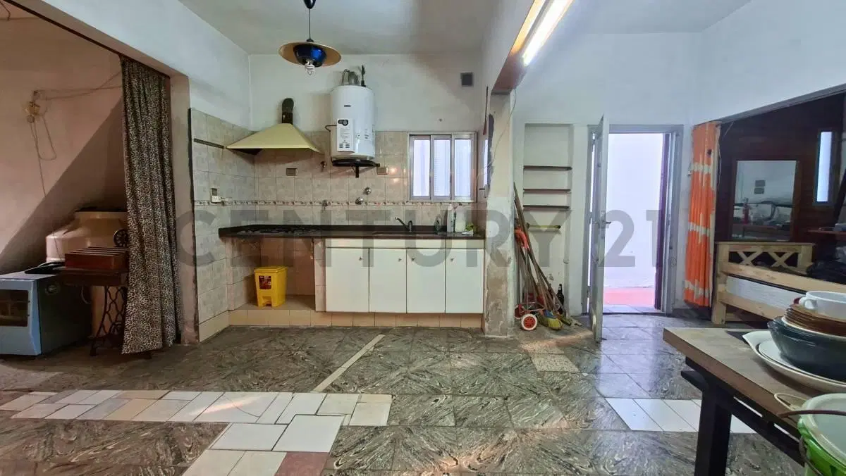 Venta 3 Casas en un mismo lote en Alberdi, Rosario 3