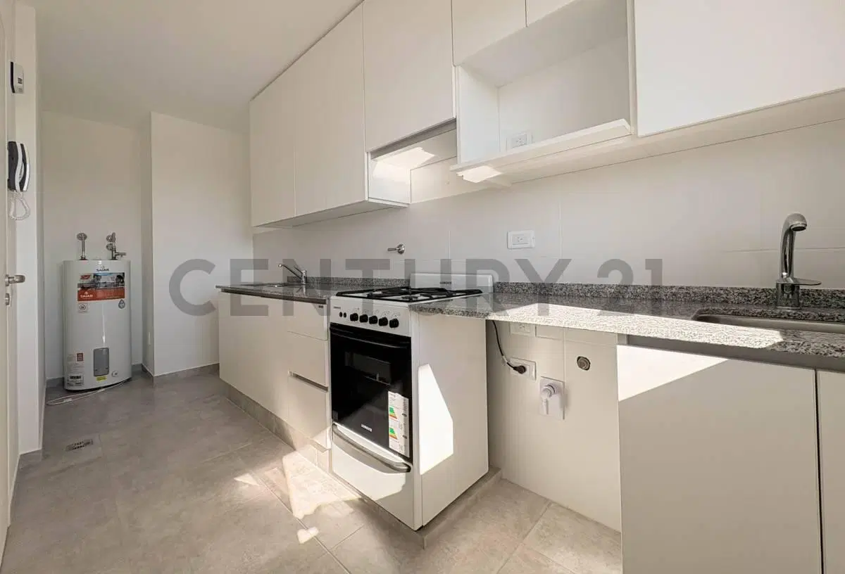 Venta Departamento de 2 Dormitorios con balcón al frente en Lourdes, Rosario 8
