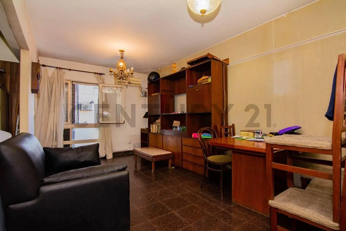 Venta Departamento de 2 Dormitorios con balcón al frente en Lourdes, Rosario 4