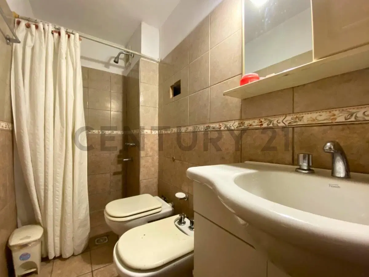 Venta Departamento de 2 Dormitorios en España y Hospitales, Rosario 3