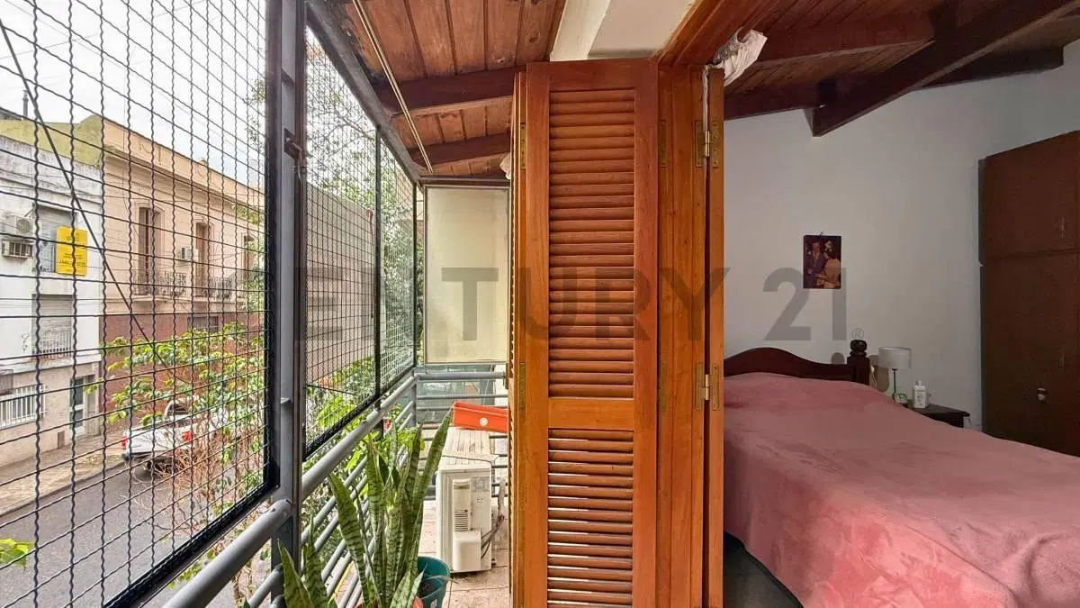 Venta Casa de 2 Dormitorios con local comercial en Centro, Rosario 2