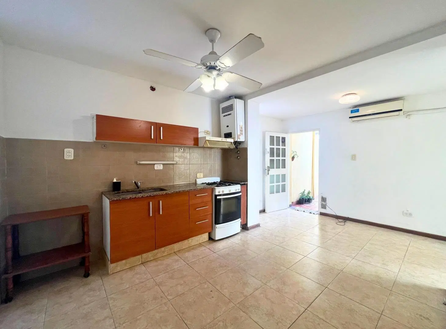 Venta Departamento de pasillo de 2 Dormitorios en República de la Sexta, Rosario 2