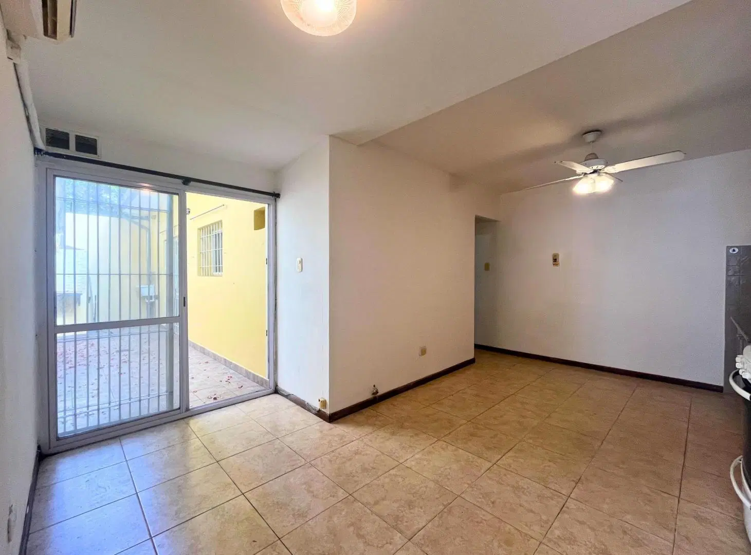 Venta Departamento de pasillo de 2 Dormitorios en República de la Sexta, Rosario 4