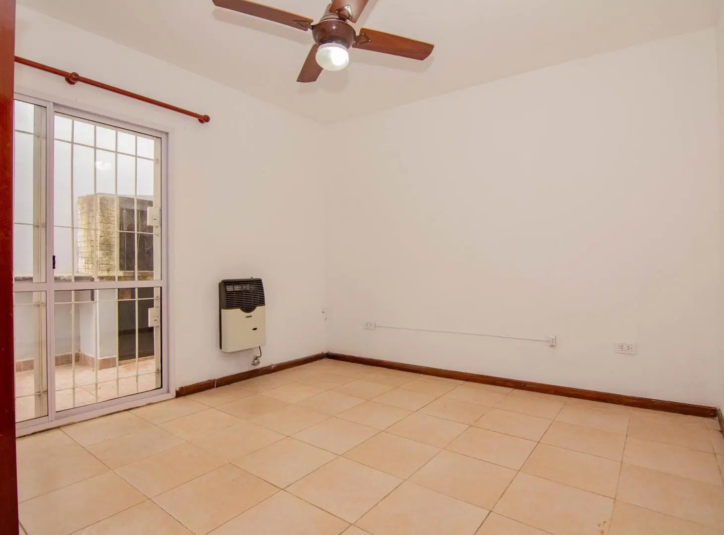 Venta Departamento de pasillo de 2 Dormitorios en República de la Sexta, Rosario 5