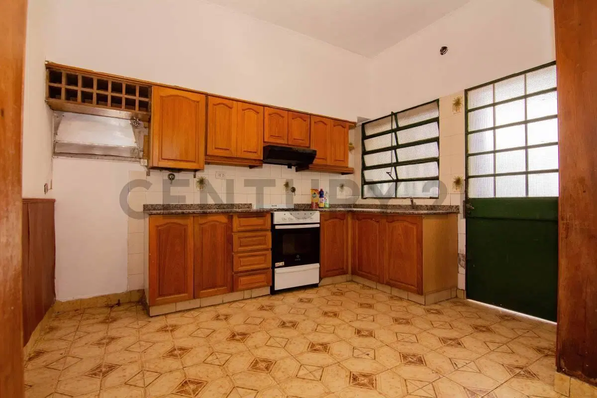 Venta Casa de 3 Dormitorios con patio, terraza y cochera doble en Saladillo, Rosario 5