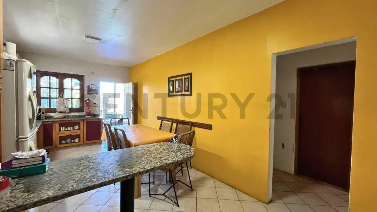 Venta Casa de 4 Dormitorios con pileta en Fisherton 3