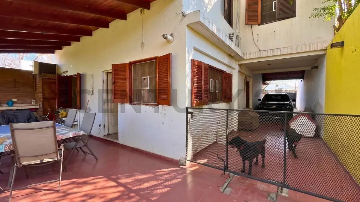 Venta Casa de 4 Dormitorios con pileta en Fisherton 4