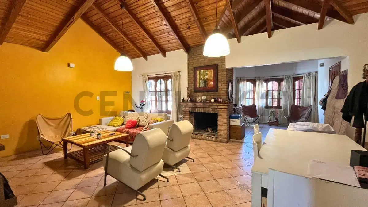 Venta Casa de 4 Dormitorios con pileta en Fisherton 2