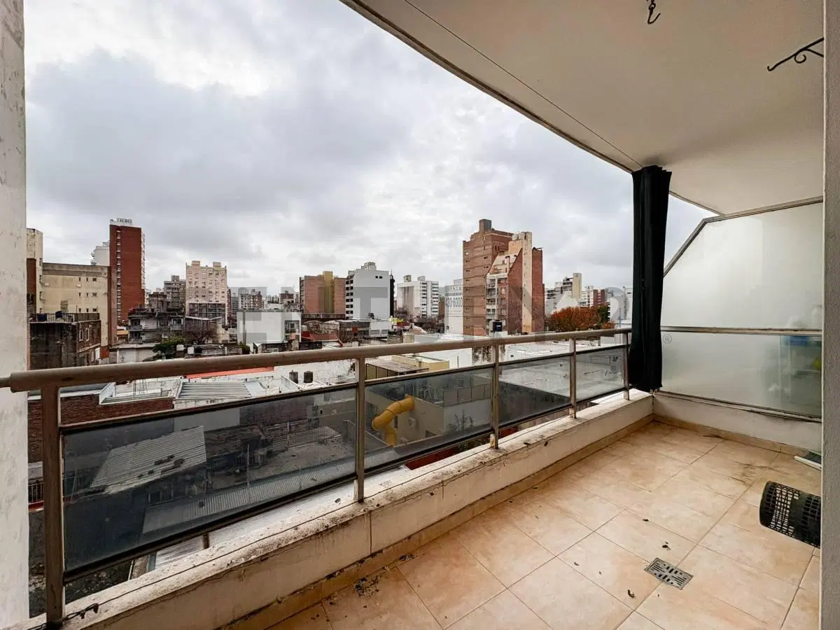 Venta Departamento de 1 Dormitorio con balcón en Lourdes, Rosario 3
