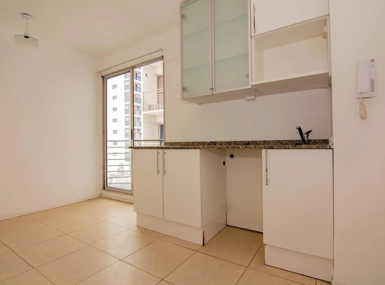 Venta Departamento de 1 Dormitorio con doble balcón en Arroyito, Rosario 4