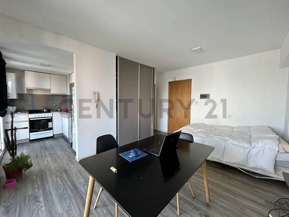 Venta Monoambiente con balcón en Lourdes, Rosario 2