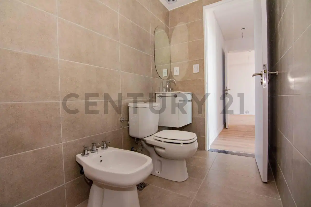 Venta Departamento de 2 dormitorios con balcón aterrazado en Centro, Rosario 4