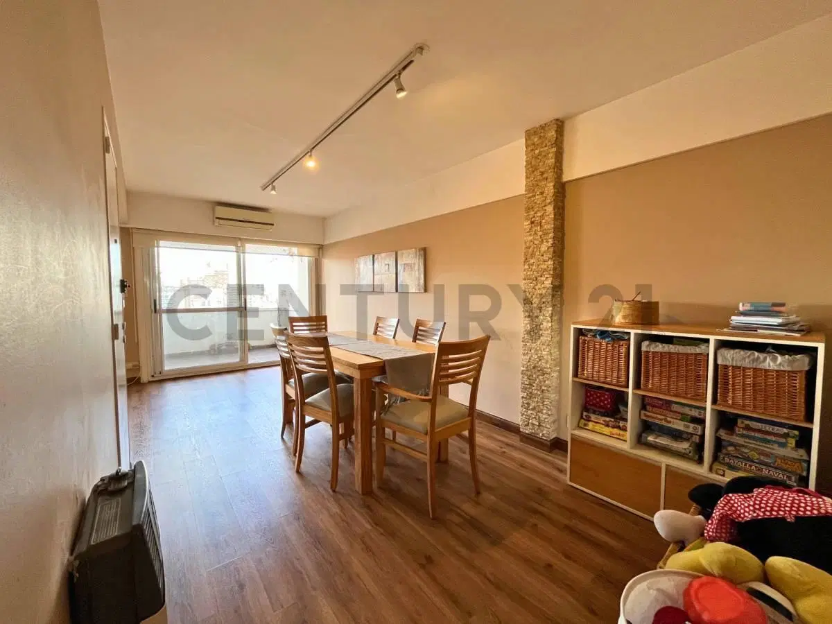 Venta Departamento de 3 Dormitorios con doble balcón en Centro, Rosario 2