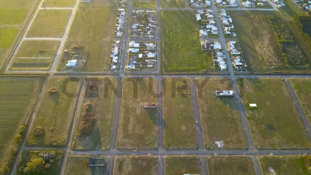 Venta Lote amplio con Casa a terminar en Francisco I, Arroyo Seco 3