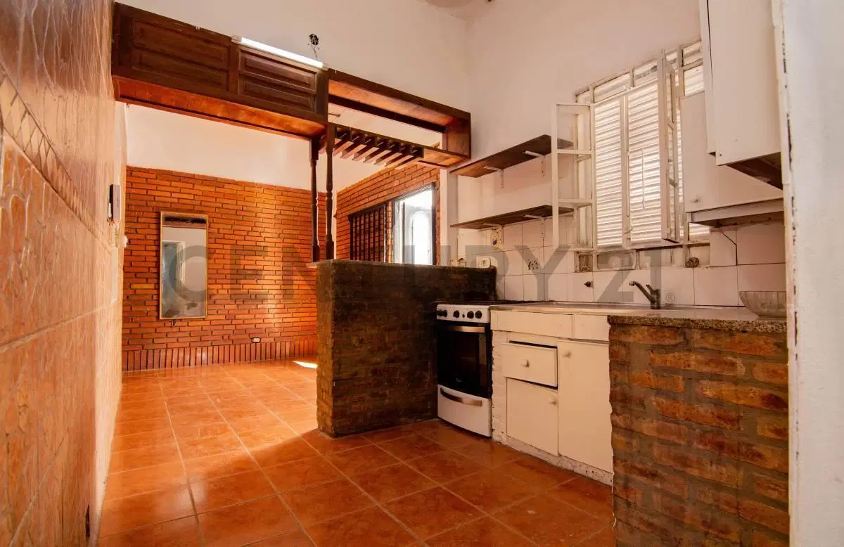Venta Casa de 3 Dormitorios con cochera y quincho en Arroyito, Rosario 4