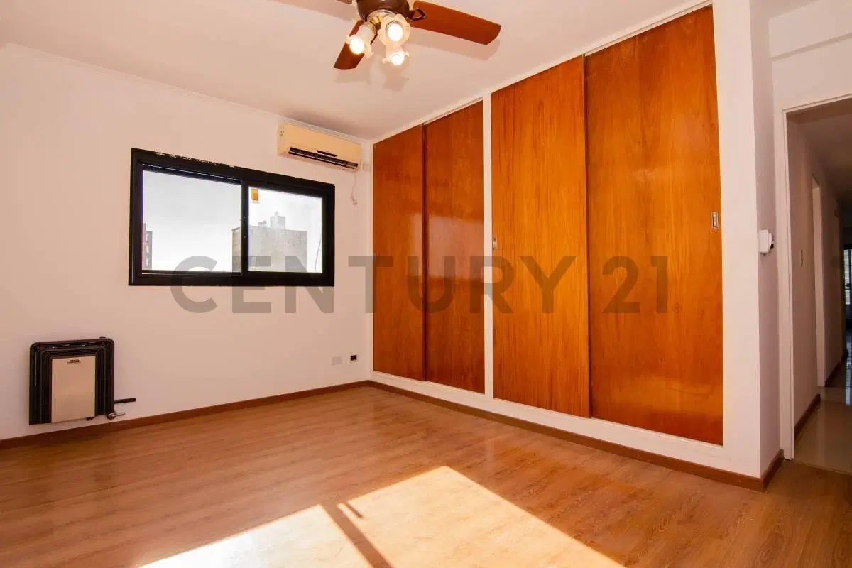 Venta Departamento de 2 Dormitorios con cochera en Echesortu, Rosario 2
