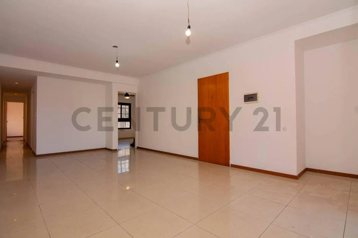 Venta Departamento de 2 Dormitorios con cochera en Echesortu, Rosario 4