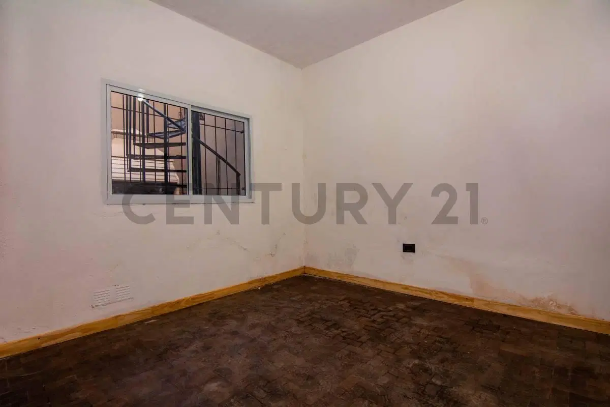 Venta Casa de 2 Dormitorrios en Cinco Esquinas, Rosario 8