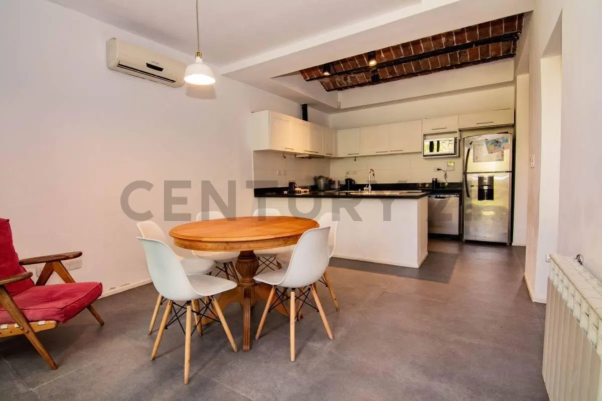 Venta Casa de 4 Dormitorios y jardín en Echesortu, Rosario 3