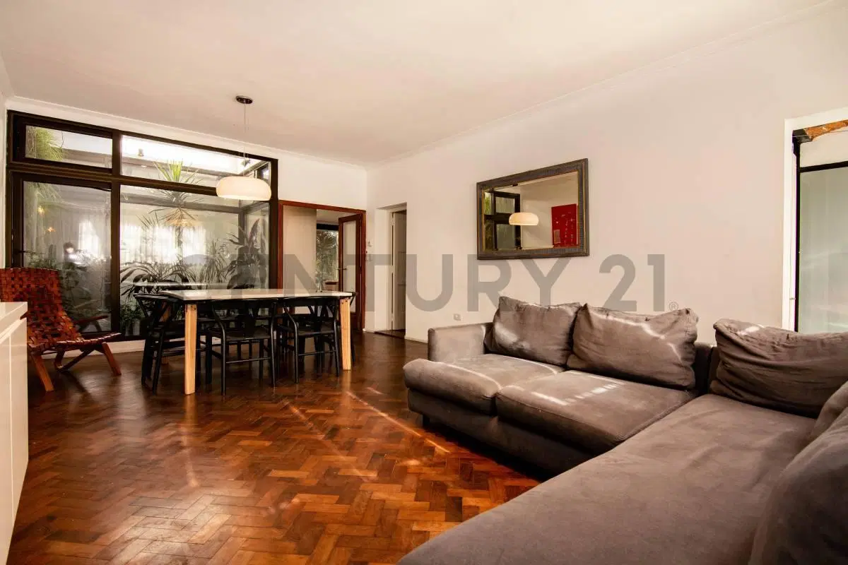 Venta Casa de 4 Dormitorios y jardín en Echesortu, Rosario 5