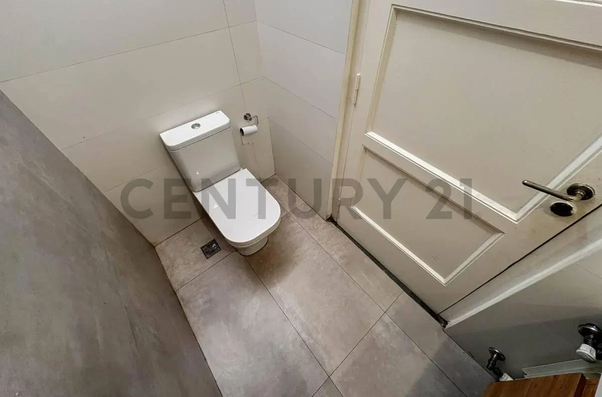 Venta Casa de 4 Dormitorios y jardín en Echesortu, Rosario 8