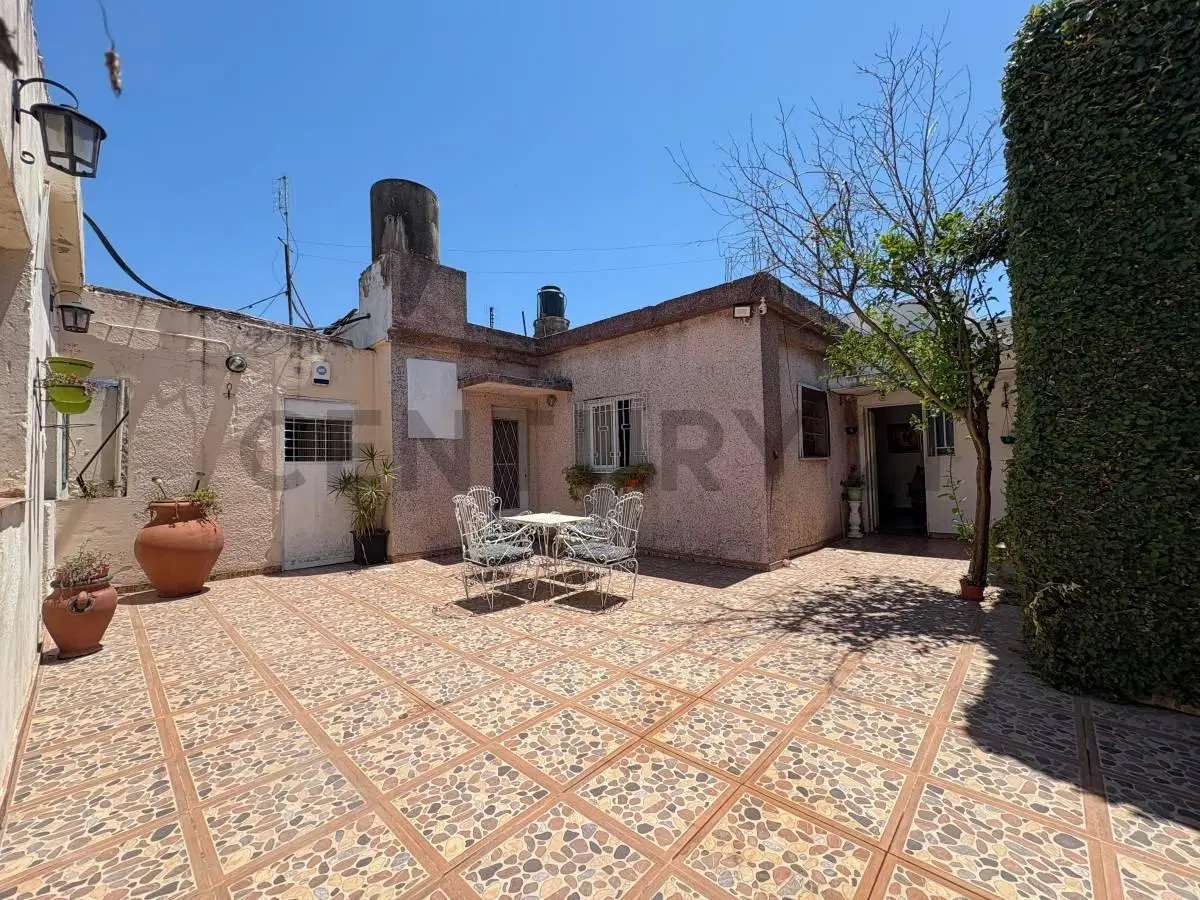 Venta 2 Casas internas independientes con cochera en Las Delicias, Rosario 3