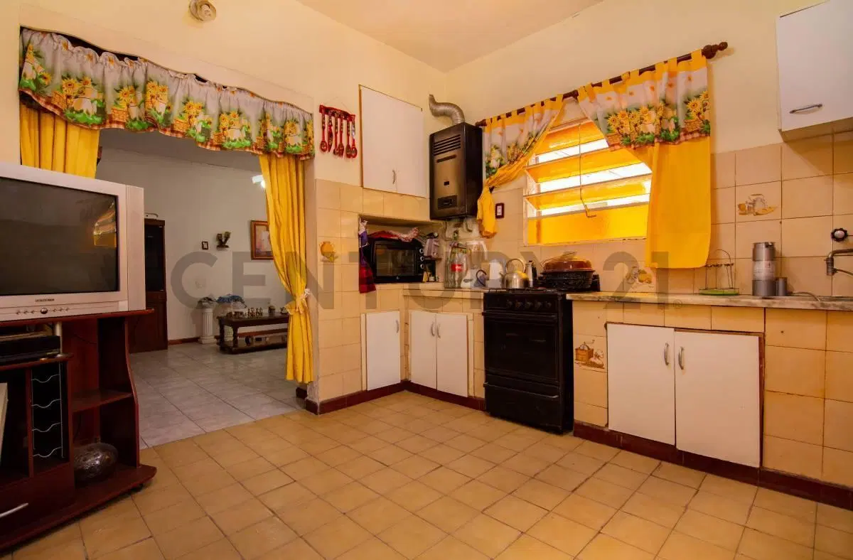 Venta 2 Casas internas independientes con cochera en Las Delicias, Rosario 2