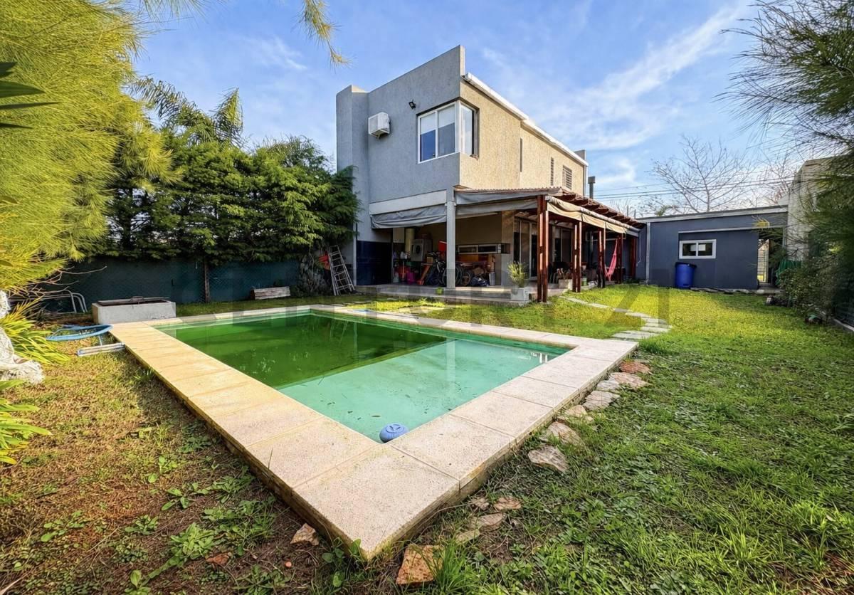 VENTA Casa de 2 Dormitorios + comodín con pileta en Tierra de Sueños III