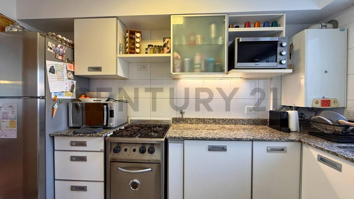 Foto de Venta Piso exclusivo de 2 Dormitorios con balcón al frente en Centro, imagen 3