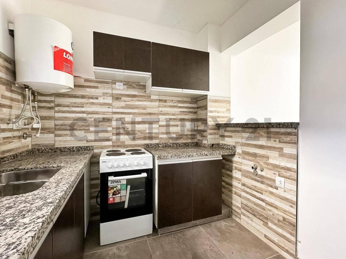 Foto de Venta Departamento de 1 Dormitorio con balcón al frente en Lourdes, imagen 3