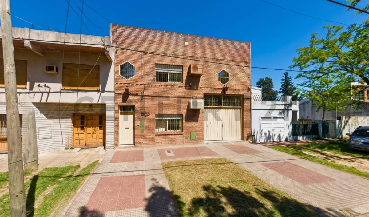 Foto de Venta Excelente Galpón en Fisherton, imagen 1