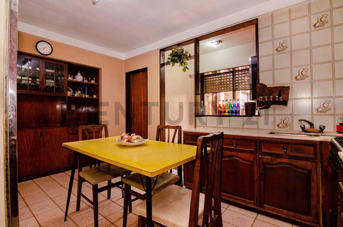 Foto de Venta Casa de 2 Dormitorios con patio y cochera en Echesortu, Rosario, imagen 4