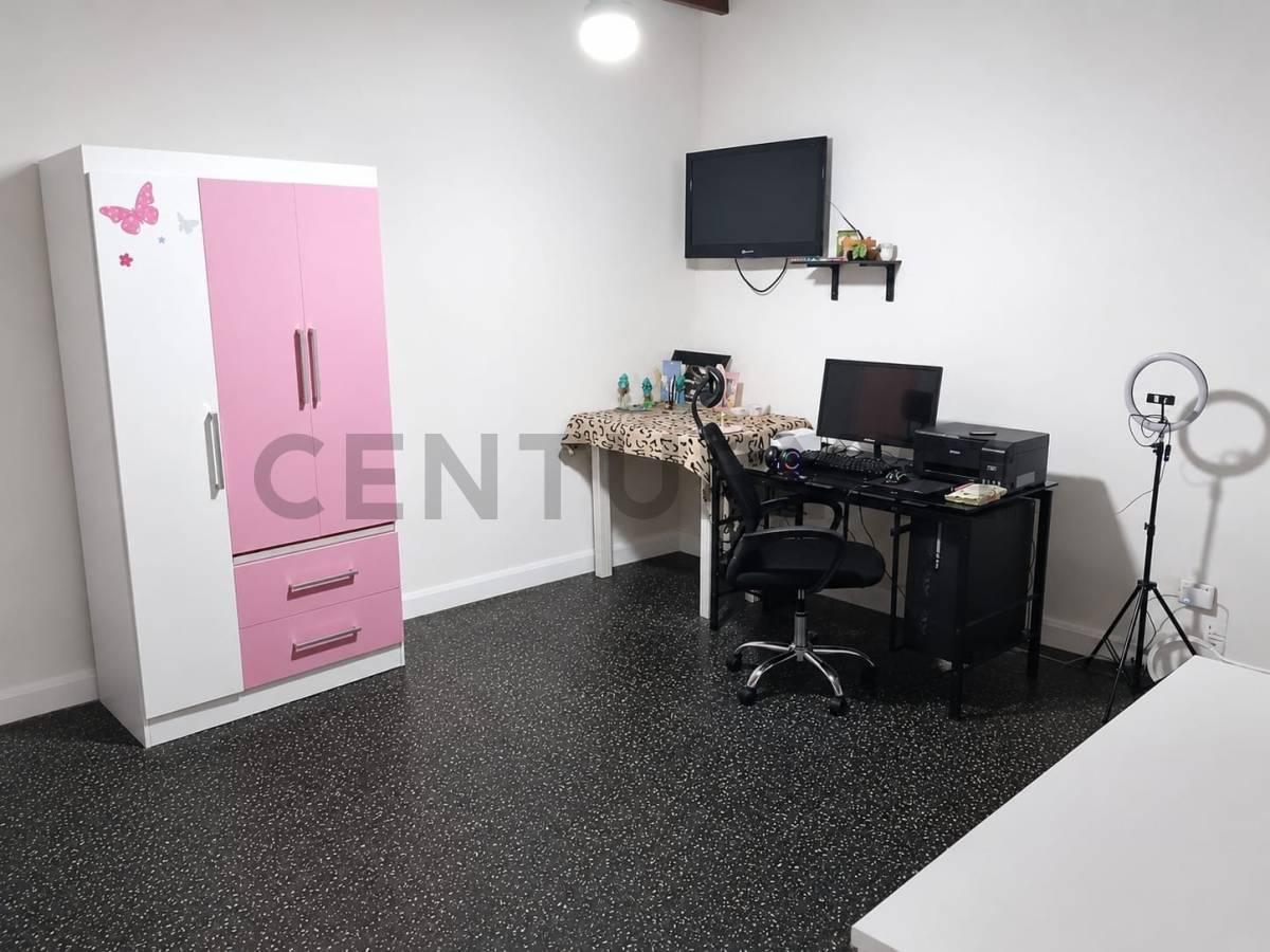 Foto de Venta | Casa de 4 Dormitorios con patio, terraza y cochera en, imagen 3