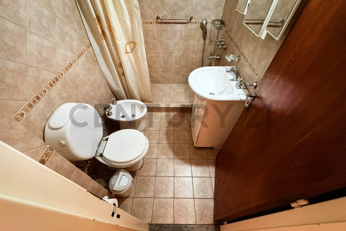 Foto de Venta Departamento de 3 Dormitorios con balcón al frente y cochera en, imagen 5