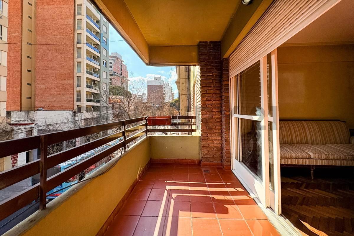 Foto de Venta Departamento de 3 Dormitorios con balcón al frente y cochera en, imagen 3