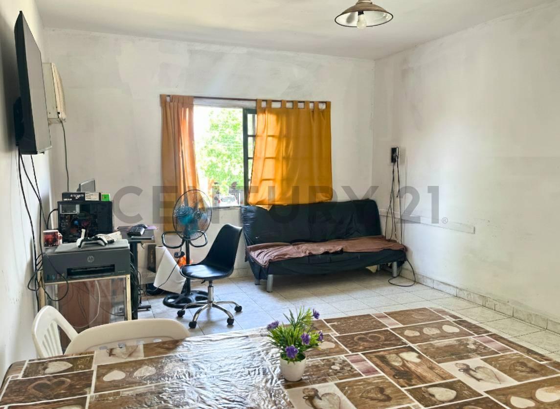Foto de Venta PH a reciclar de 2 dormitorios con patio | Fisherton, imagen 2
