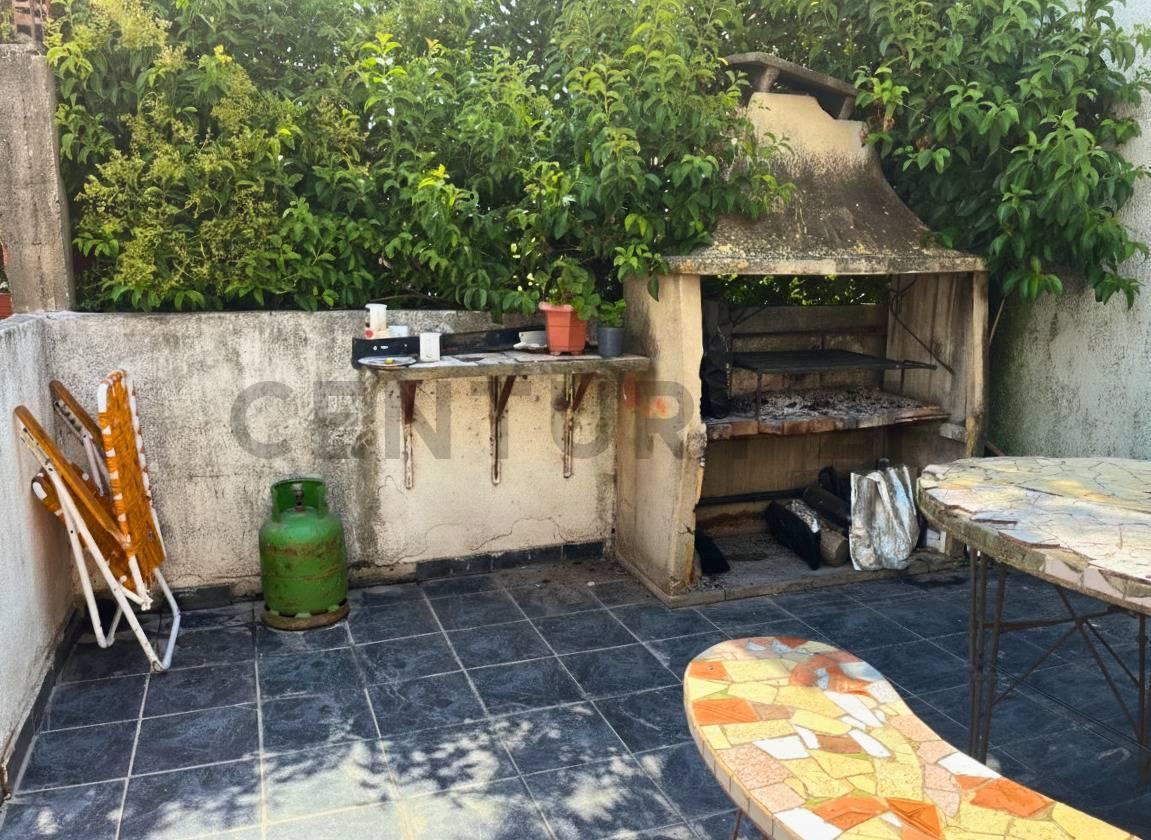 Foto de Venta PH a reciclar de 2 dormitorios con patio | Fisherton, imagen 4