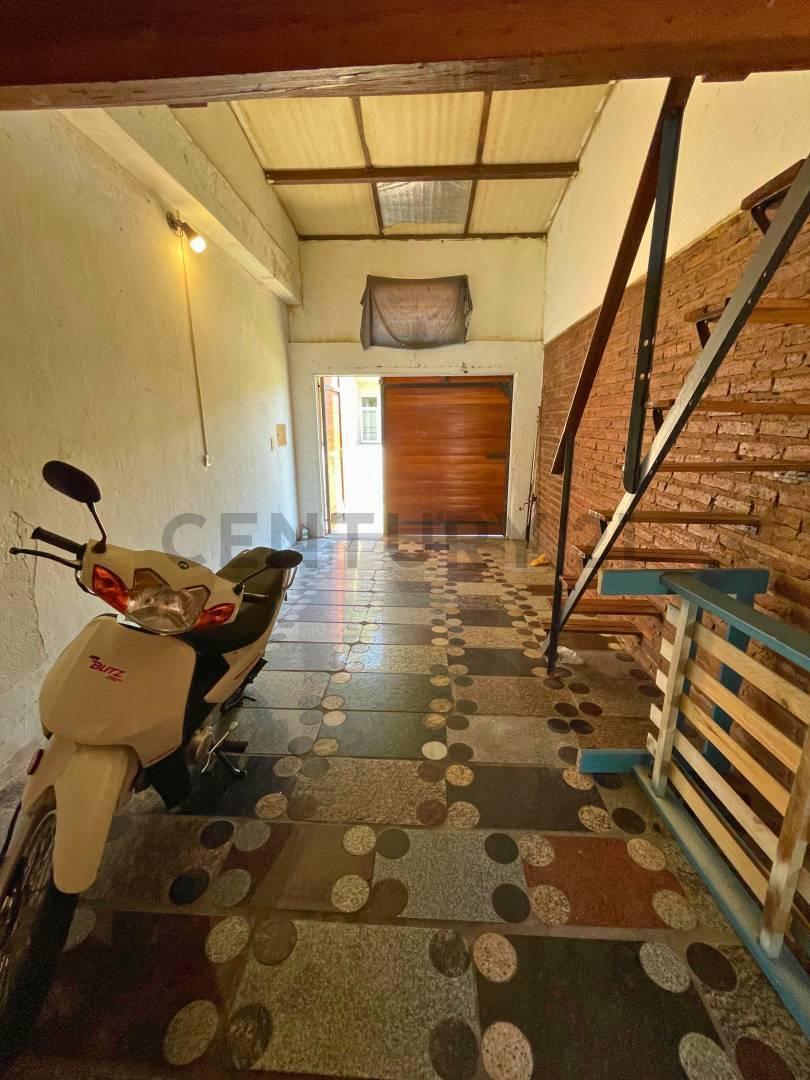 Foto de Venta Casa de 1 Dormitorio + comodín, con cochera y local a la calle |, imagen 4