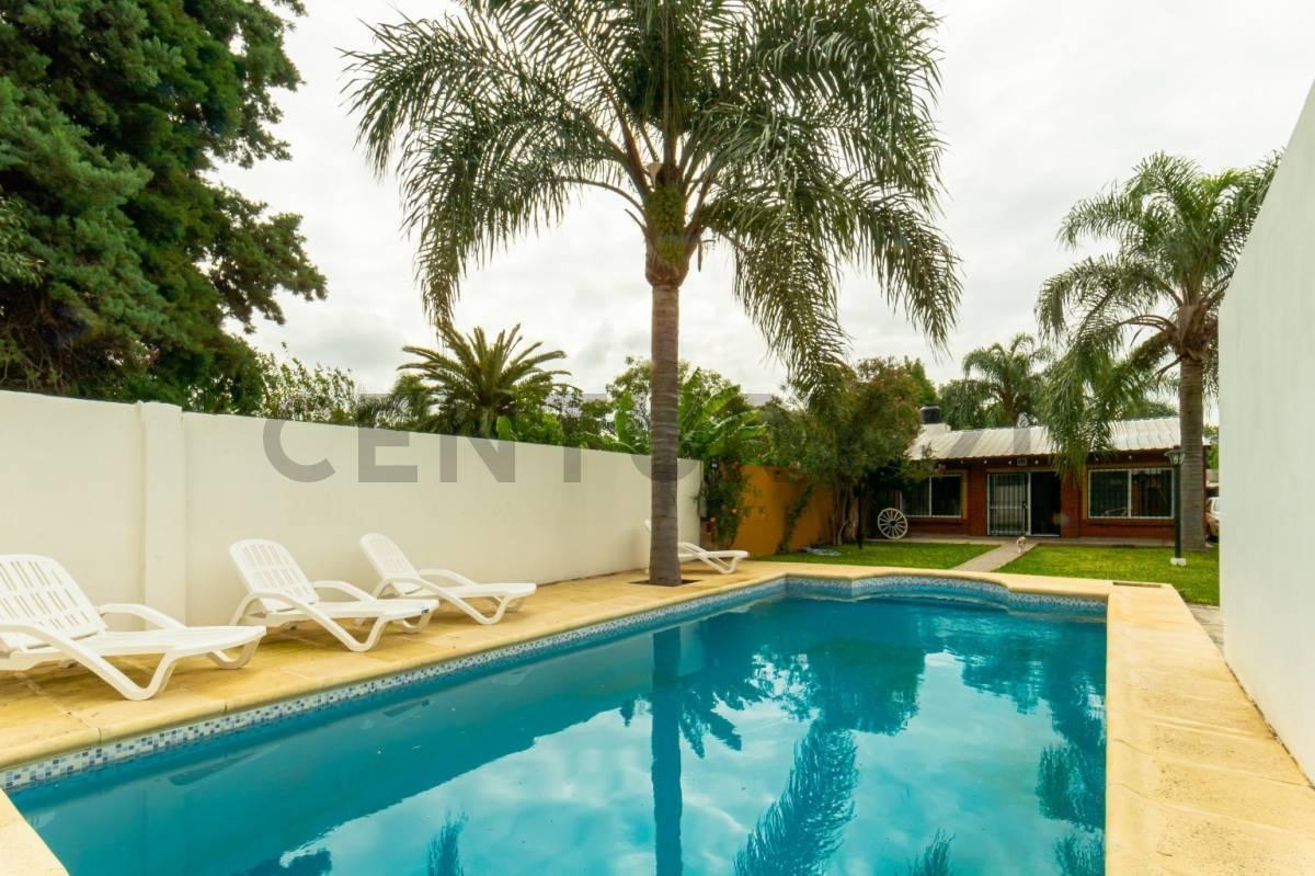 Foto de Venta casa de 2 dormitorios con pileta en Soldini, imagen 2