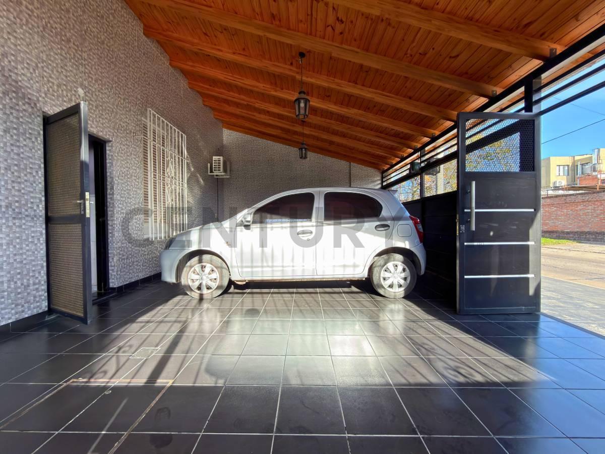 Foto de Venta | Casa 2 de Dormitorios con jardín y doble cochera en La Florida, imagen 4