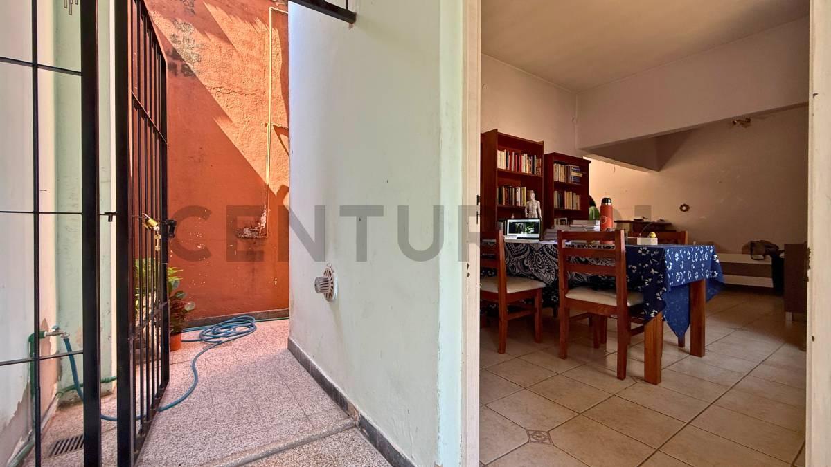 Foto de Venta Casa de 2 Dormitorios distribuida en dos plantas autónomas |, imagen 1