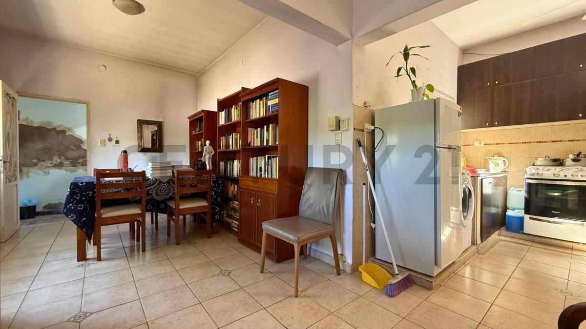 Foto de Venta Casa de 2 Dormitorios distribuida en dos plantas autónomas |, imagen 2